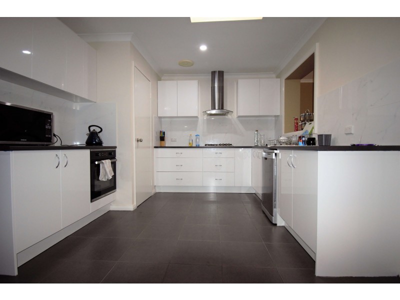 12 Sovereign Place, Forrestfield WA 6058