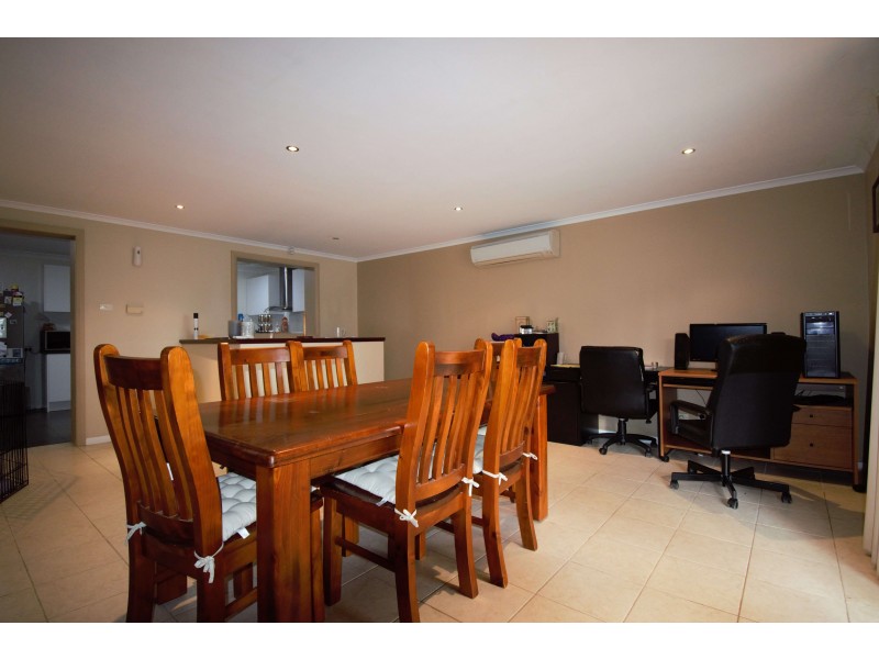 12 Sovereign Place, Forrestfield WA 6058