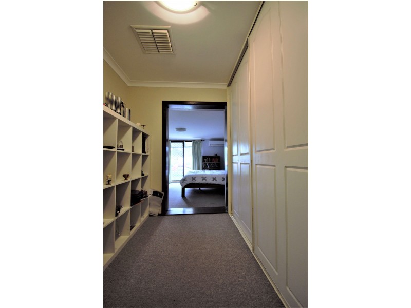12 Sovereign Place, Forrestfield WA 6058