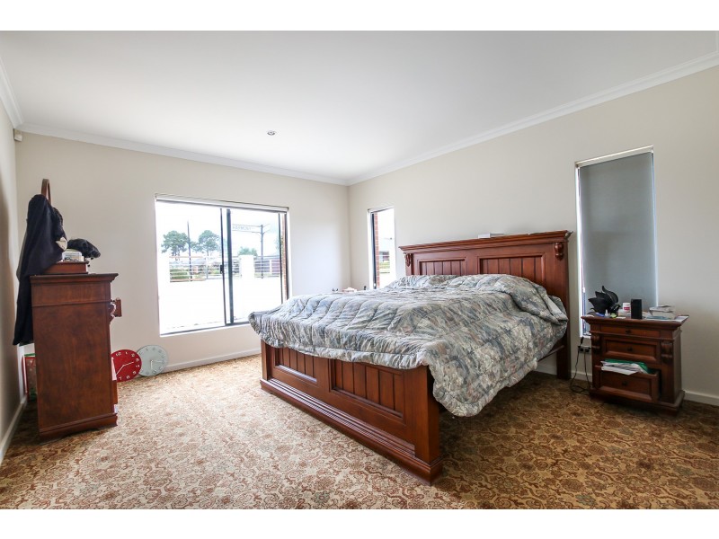 74 Harmony Avenue, Atwell WA 6164