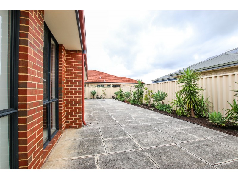 74 Harmony Avenue, Atwell WA 6164