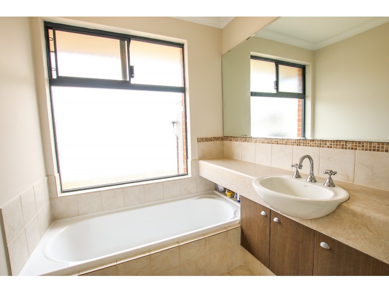 74 Harmony Avenue, Atwell WA 6164