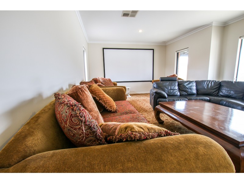 74 Harmony Avenue, Atwell WA 6164