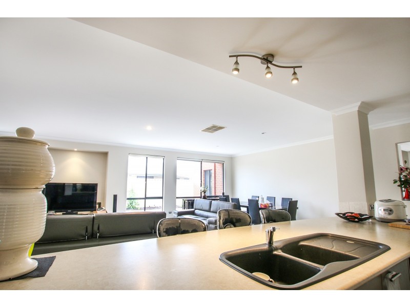 74 Harmony Avenue, Atwell WA 6164