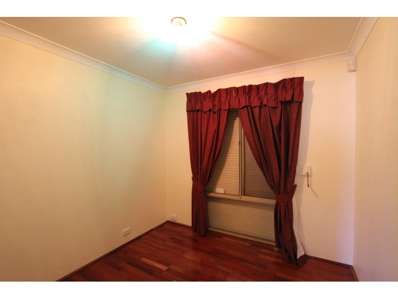 4 Seville Drive, Seville Grove WA 6112