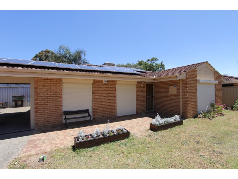 4 Seville Drive, Seville Grove WA 6112