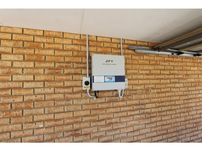 4 Seville Drive, Seville Grove WA 6112