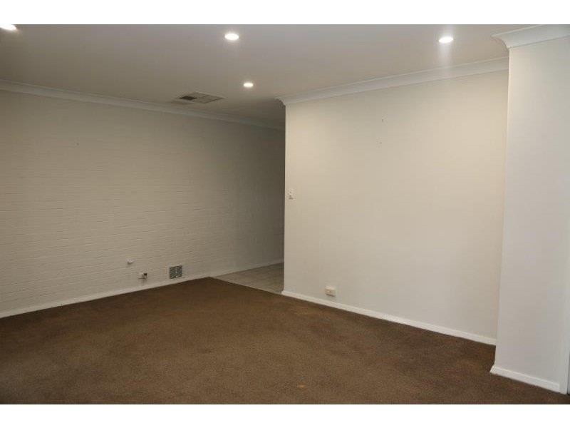 6 Jacobsen Way, Thornlie WA 6108