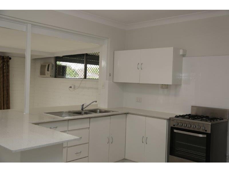 6 Jacobsen Way, Thornlie WA 6108