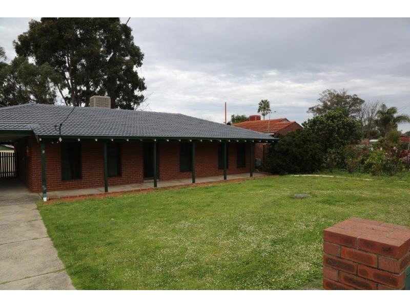 6 Jacobsen Way, Thornlie WA 6108