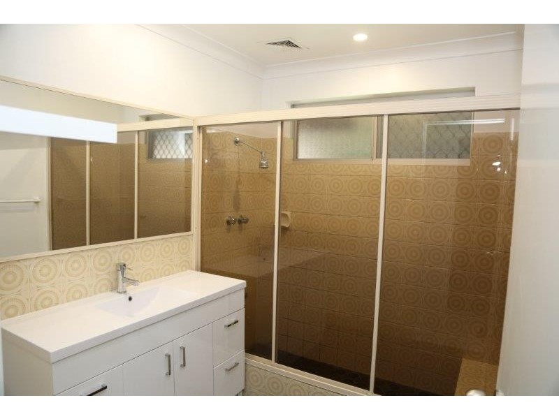 6 Jacobsen Way, Thornlie WA 6108