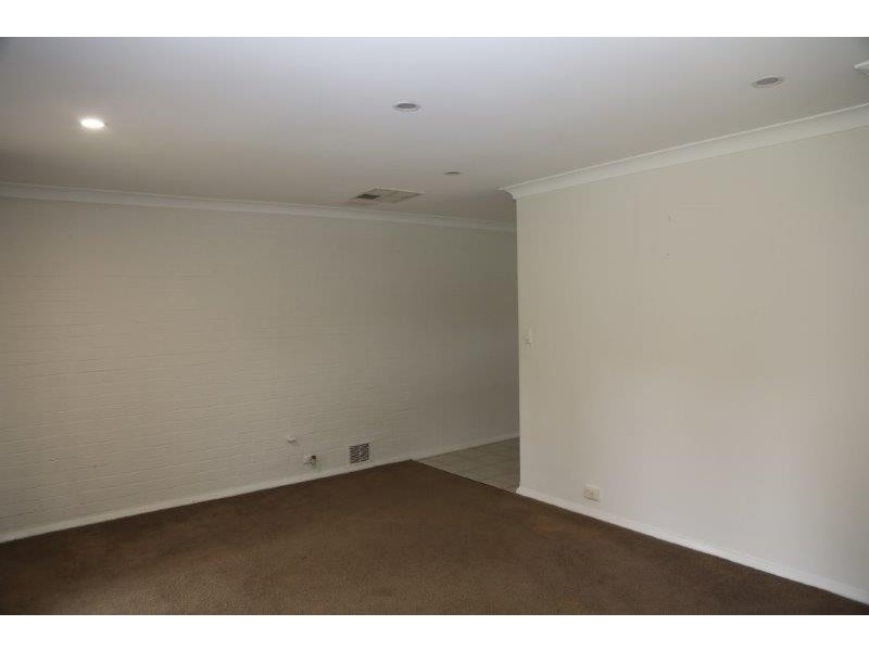 6 Jacobsen Way, Thornlie WA 6108