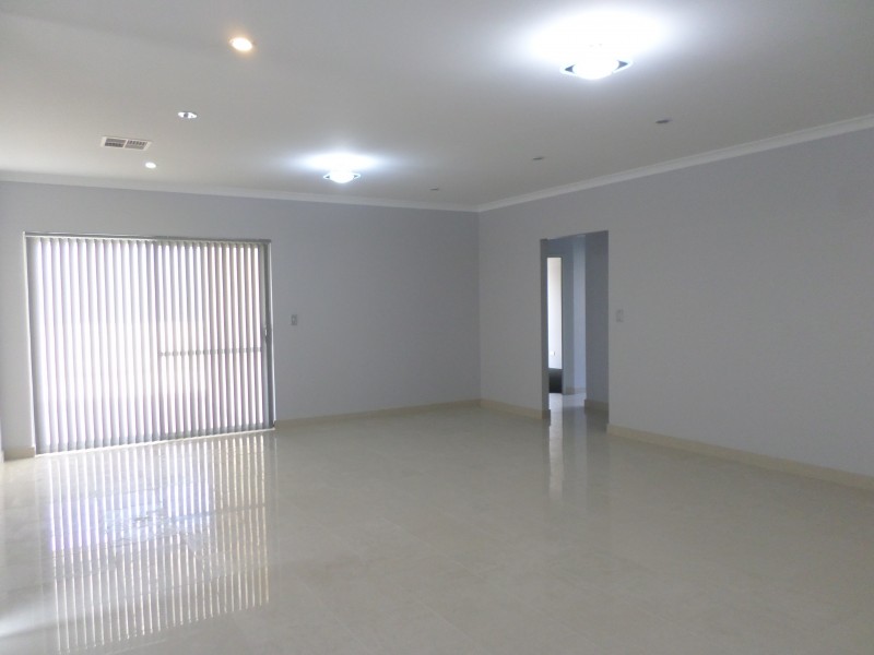 27 Kinsella Avenue, Byford WA 6122