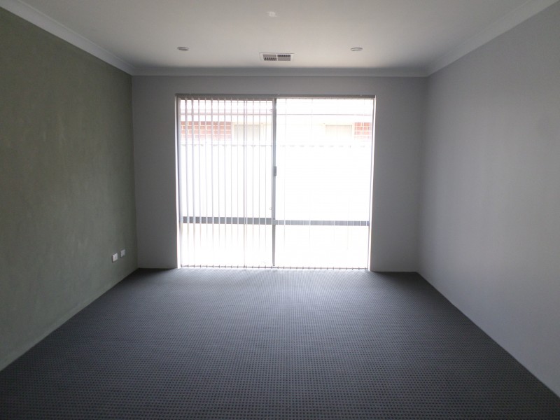 27 Kinsella Avenue, Byford WA 6122