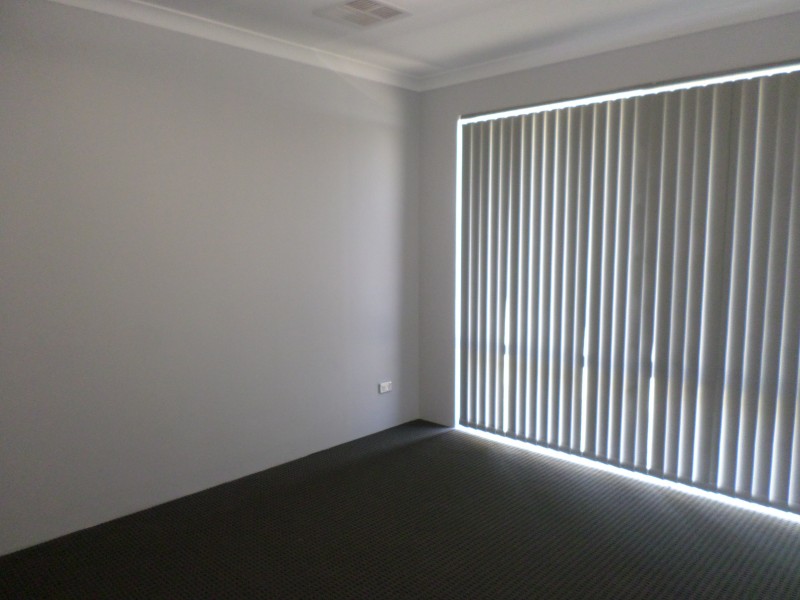 27 Kinsella Avenue, Byford WA 6122
