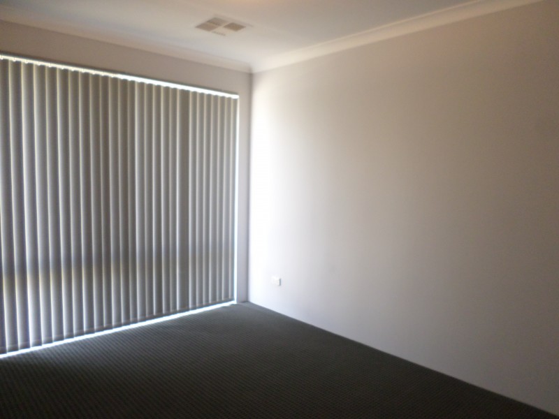 27 Kinsella Avenue, Byford WA 6122