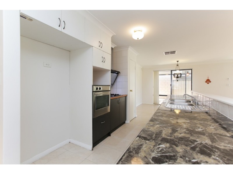 21 Minerva Loop, Success WA 6164