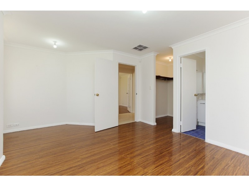 21 Minerva Loop, Success WA 6164