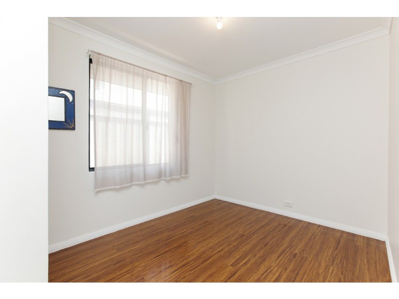 21 Minerva Loop, Success WA 6164