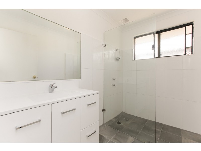 21 Minerva Loop, Success WA 6164