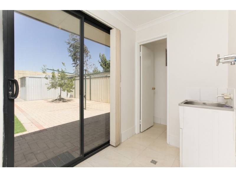 21 Minerva Loop, Success WA 6164