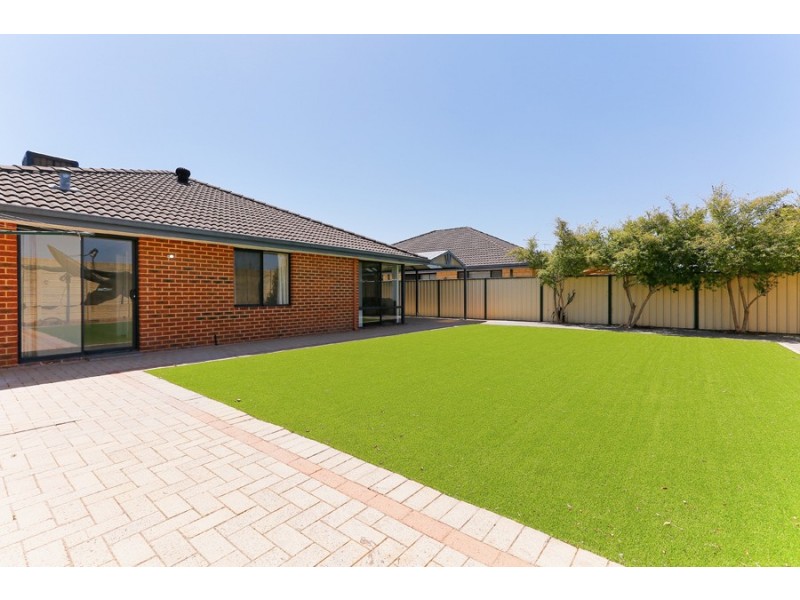 21 Minerva Loop, Success WA 6164