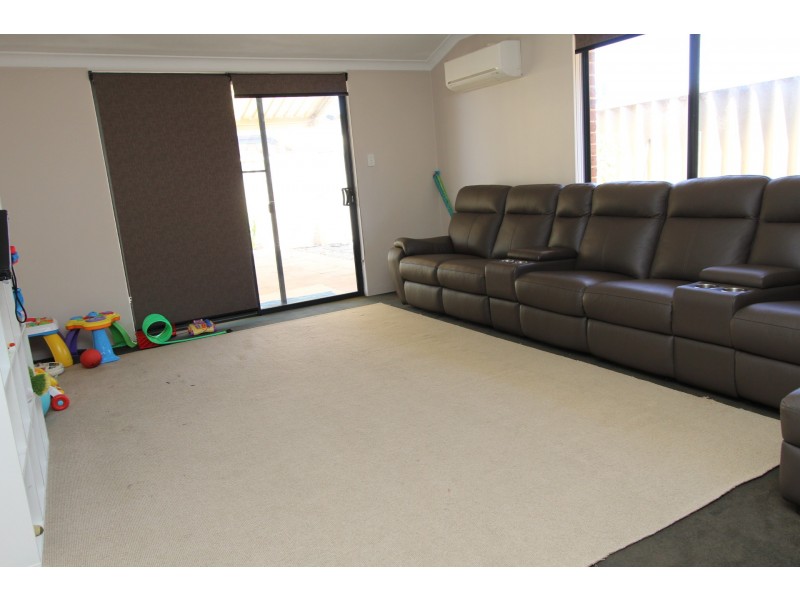 31 Kingia Way, Canning Vale WA 6155