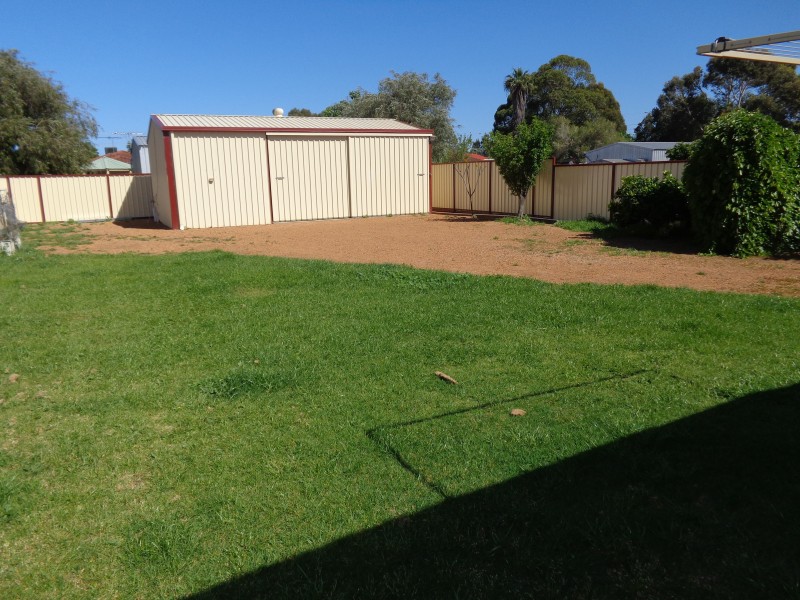 89 Beaconsfield Avenue, Midvale WA 6056