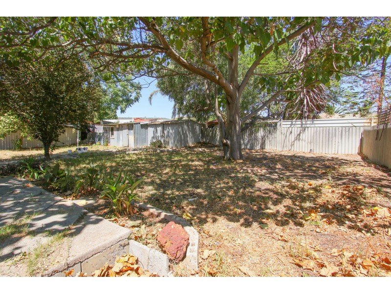 14 Cambell Road, Armadale WA 6112