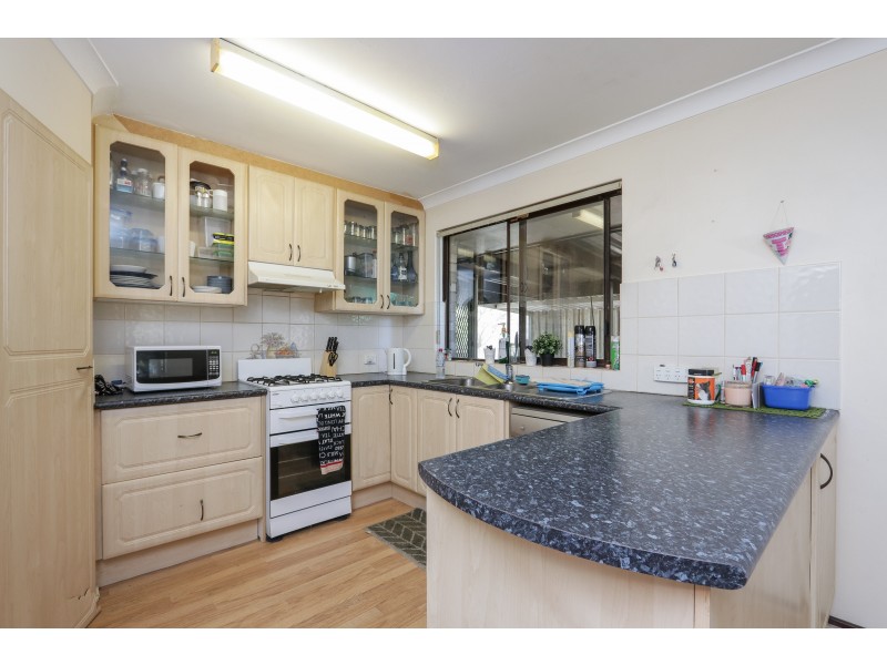 14 Cambell Road, Armadale WA 6112