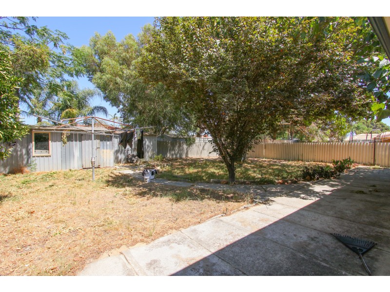 14 Cambell Road, Armadale WA 6112