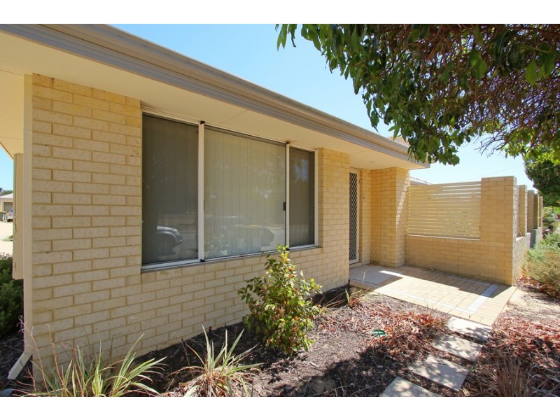 1,2,3 &4/367  Railway Avenue, Armadale WA 6112