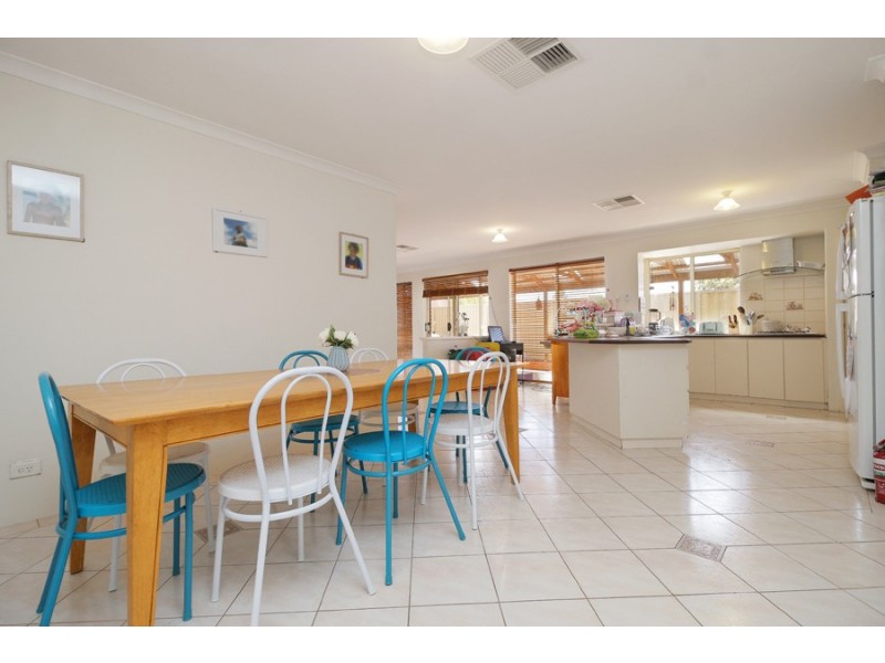 4 Shoalhaven Place, Waikiki WA 6169