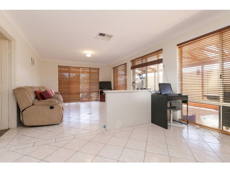 4 Shoalhaven Place, Waikiki WA 6169