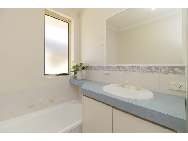 4 Shoalhaven Place, Waikiki WA 6169