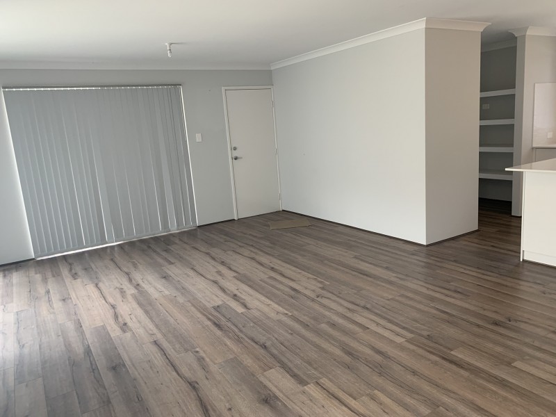 18 Brookdale Way, Meadow Springs WA 6210