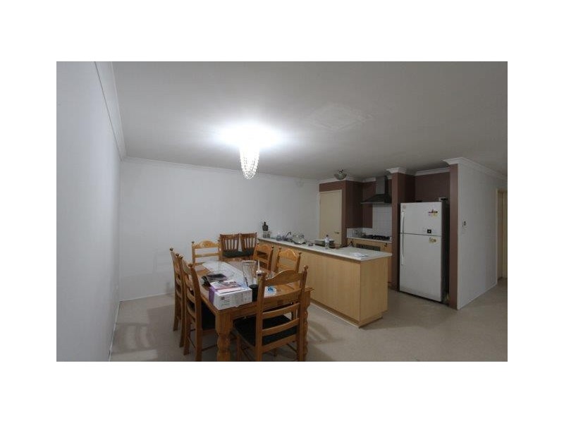 21 Silverhill Loop, Seville Grove WA 6112