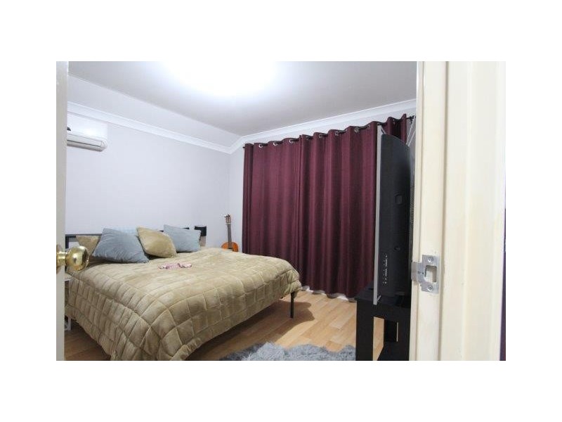 21 Silverhill Loop, Seville Grove WA 6112