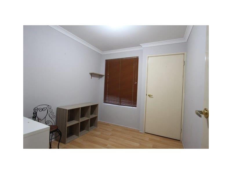 21 Silverhill Loop, Seville Grove WA 6112