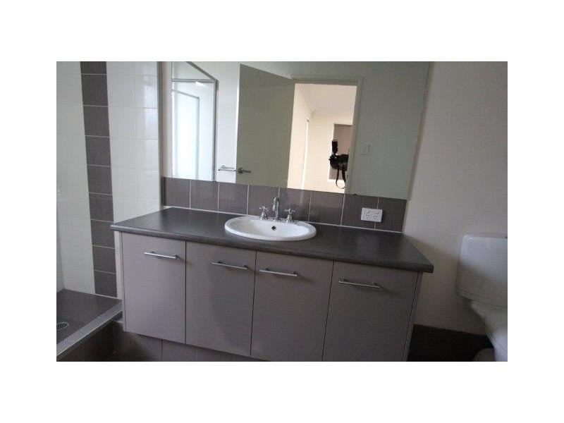 21 Silverhill Loop, Seville Grove WA 6112