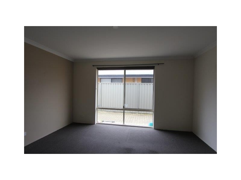 21 Silverhill Loop, Seville Grove WA 6112