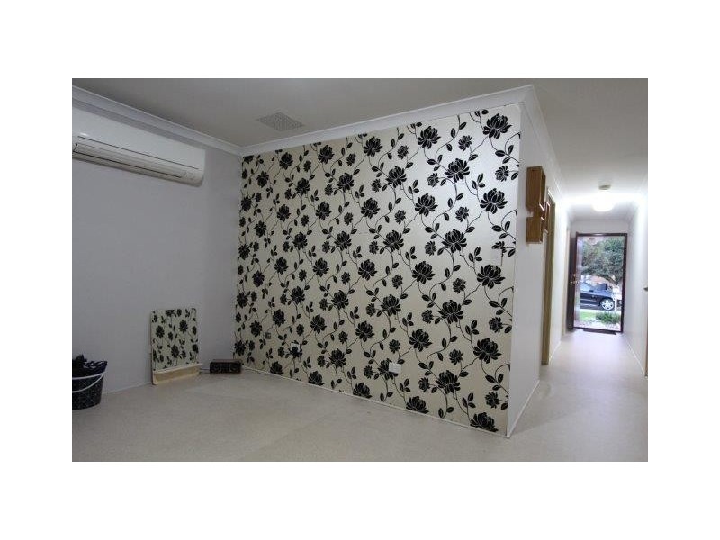 21 Silverhill Loop, Seville Grove WA 6112