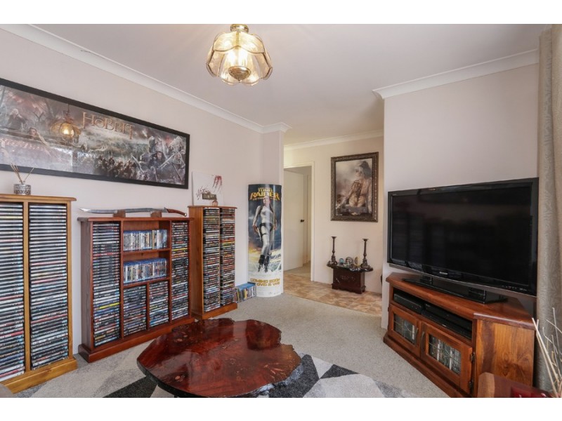 63 Amherst Road, Swan View WA 6056
