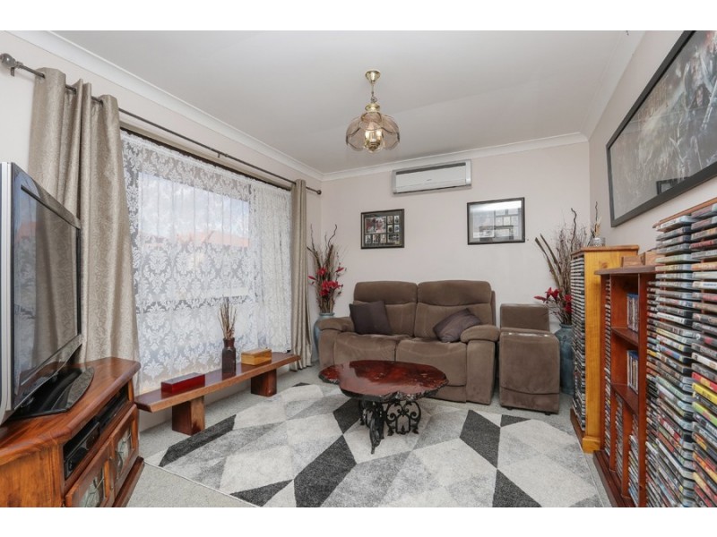 63 Amherst Road, Swan View WA 6056
