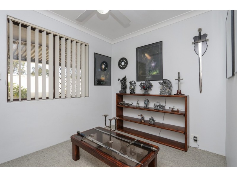 63 Amherst Road, Swan View WA 6056