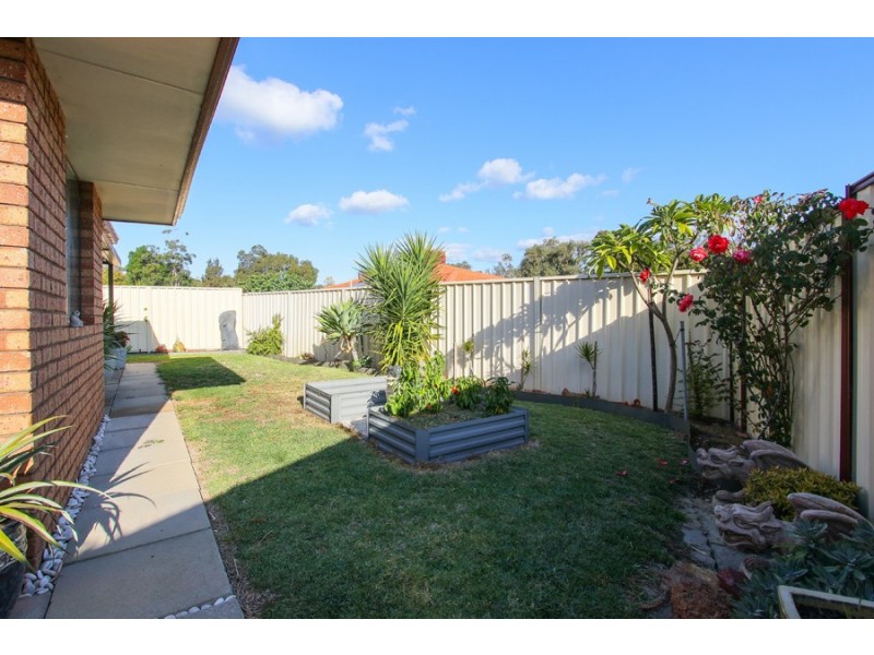 63 Amherst Road, Swan View WA 6056