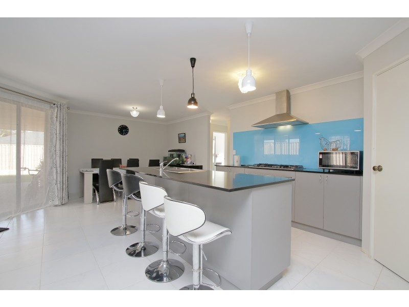 5 Castello Crescent, Byford WA 6122
