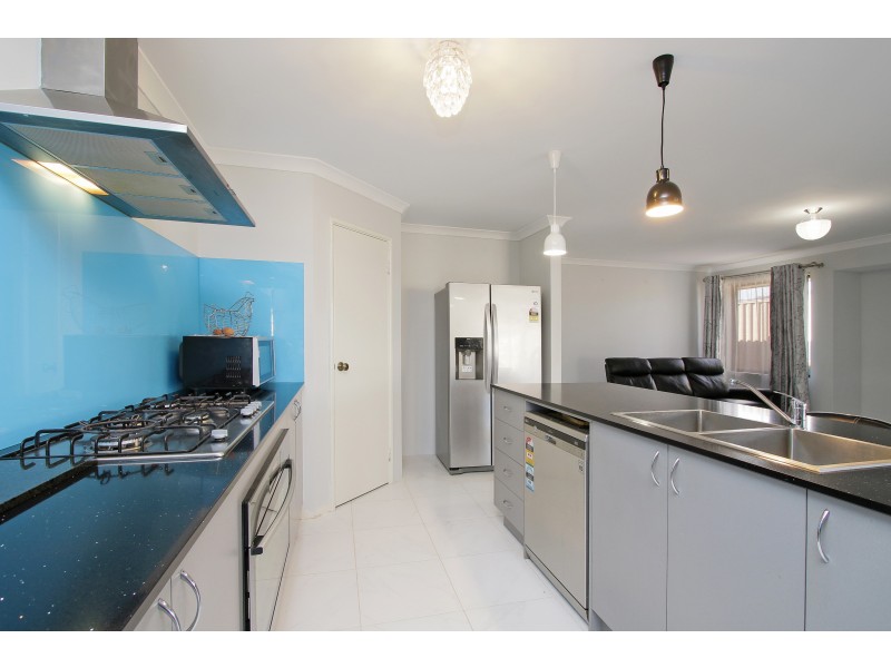 5 Castello Crescent, Byford WA 6122