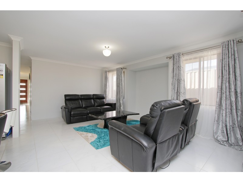 5 Castello Crescent, Byford WA 6122