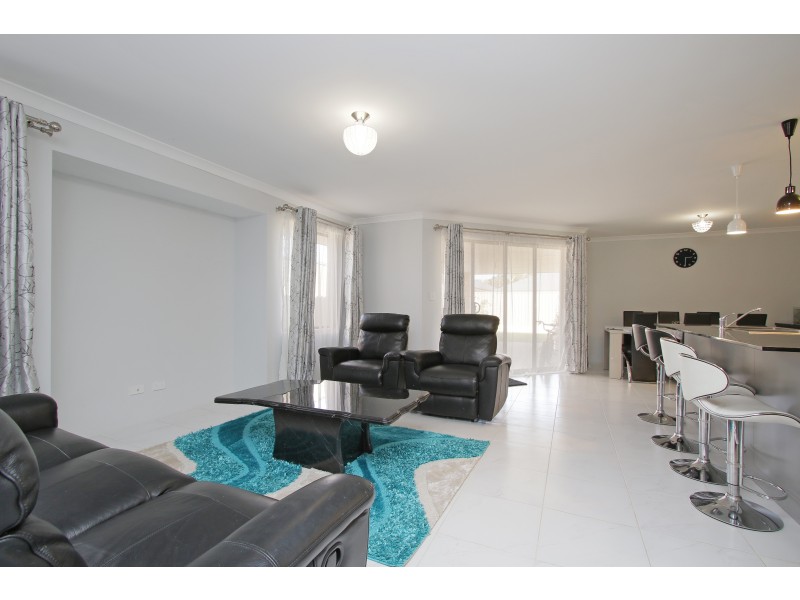 5 Castello Crescent, Byford WA 6122